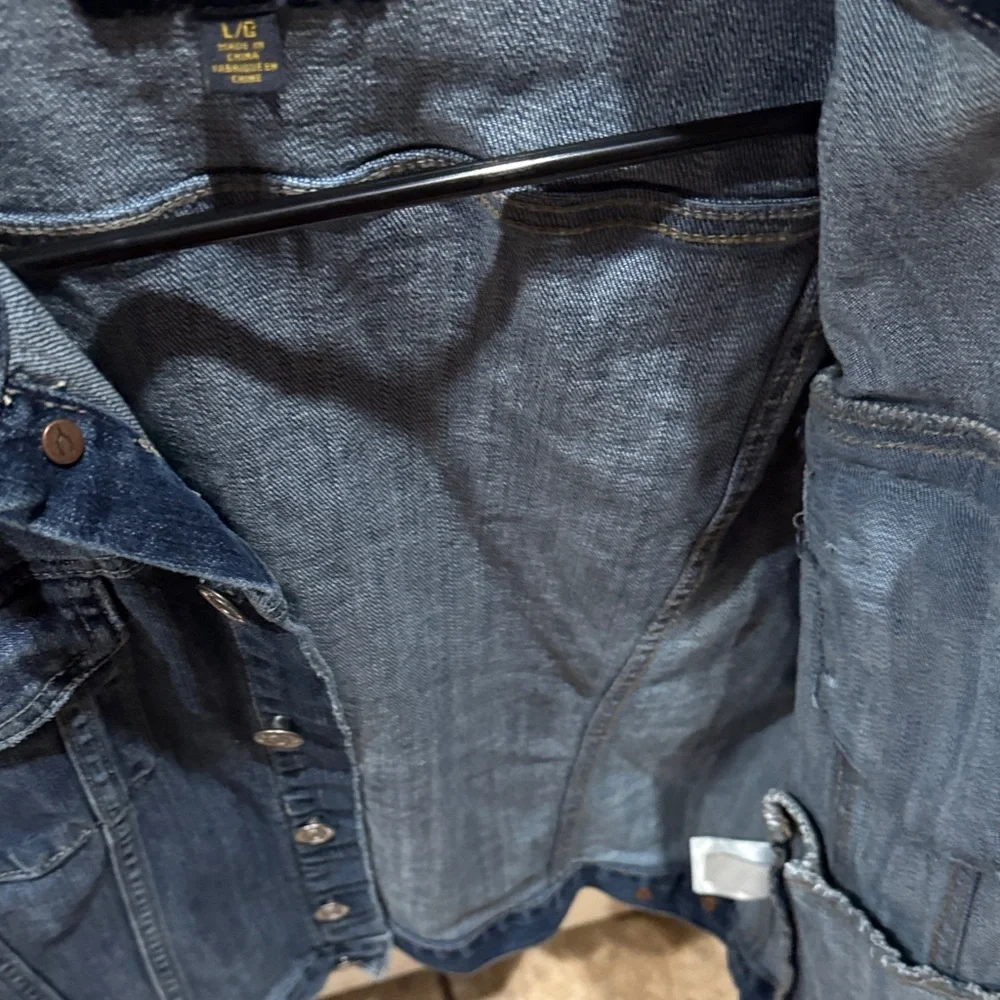 Lucky Brand Women’s Classic Blue Jean Jacket - Picture 8 of 8